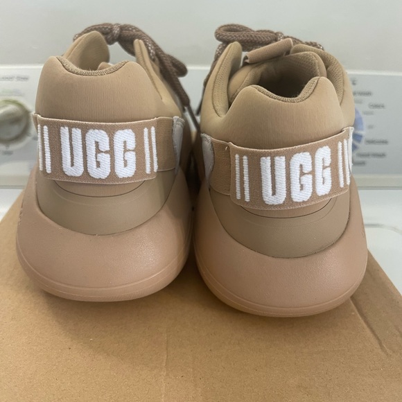 UGG LA Cloud Lace Size 9.5 - Picture 3 of 4